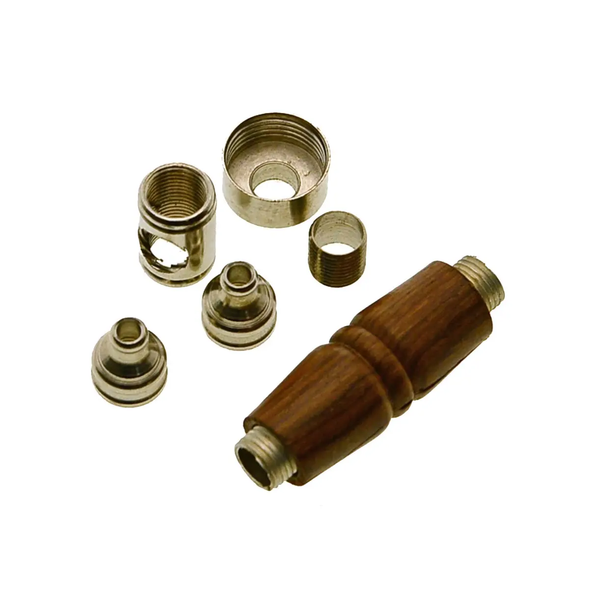 Pipe avec manche en bois, douille en métal et carburateur